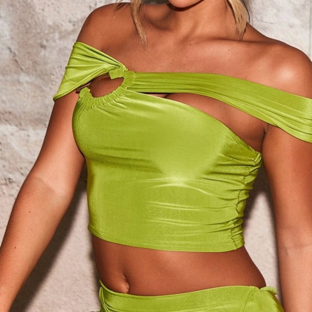 PLT slinky gold snake detail off the shoulder crop top Lime Green Size 8 NWT
